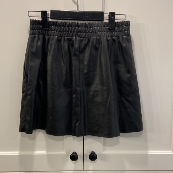 BCBGMAXAZRIA Laika Vegan Leather Skirt (In NEW condition) - Picture 4 of 8